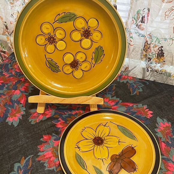 Vintage stoneware plates - Picture 1 of 6